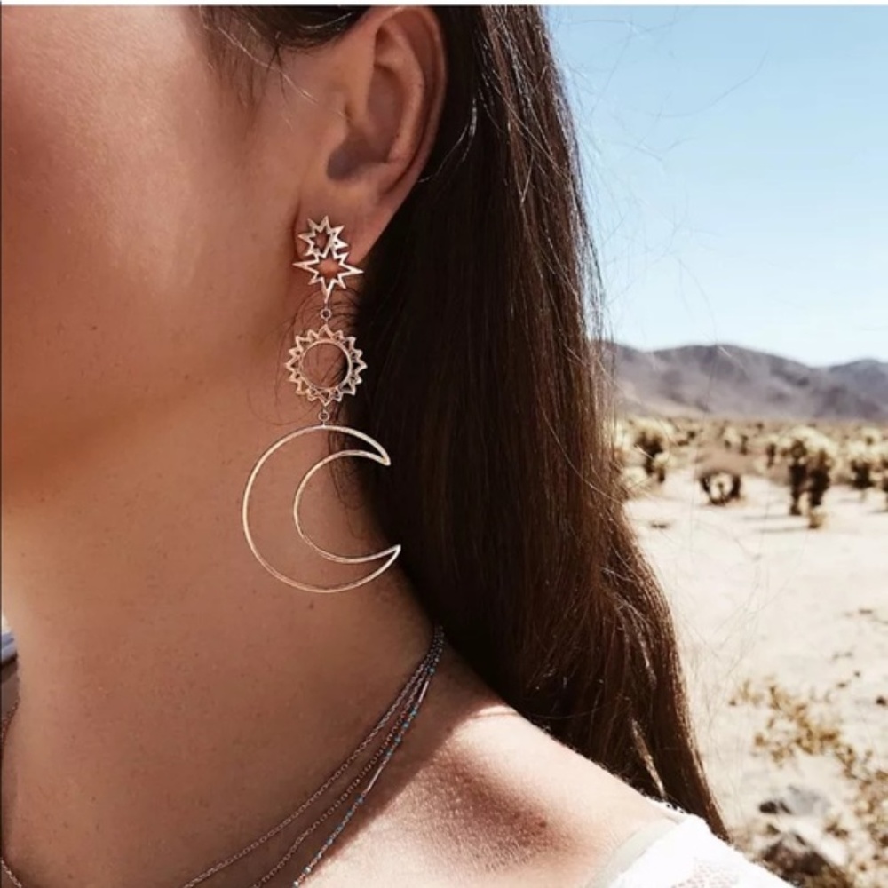 Stunning Moon Shaped Dangle Earrings